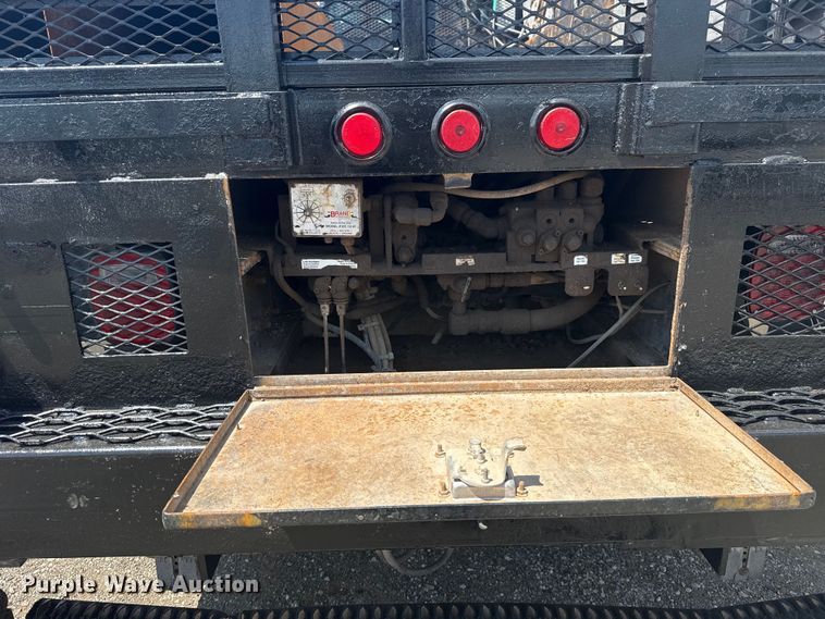 image for item EG6165 2006 Chevrolet C7500 crane truck