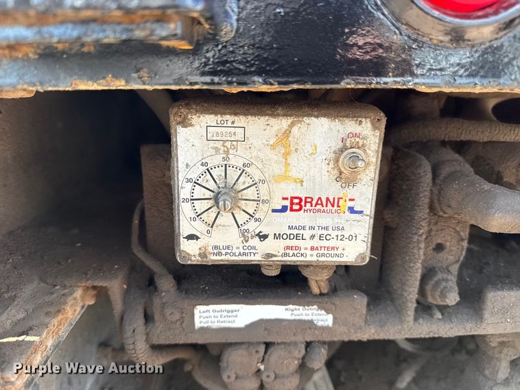 image for item EG6165 2006 Chevrolet C7500 crane truck