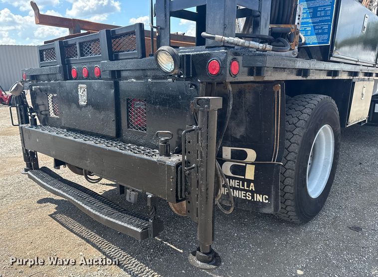 image for item EG6165 2006 Chevrolet C7500 crane truck