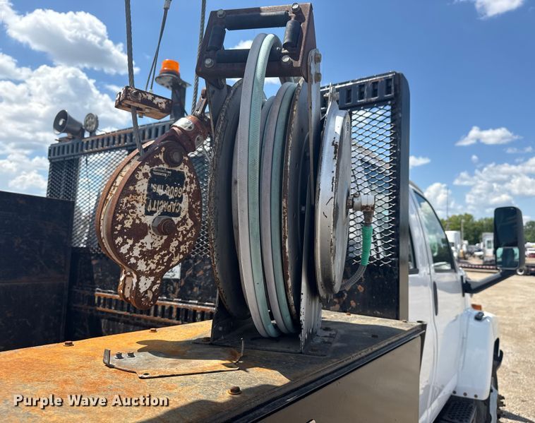 image for item EG6165 2006 Chevrolet C7500 crane truck