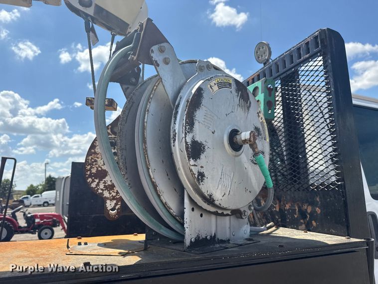 image for item EG6165 2006 Chevrolet C7500 crane truck