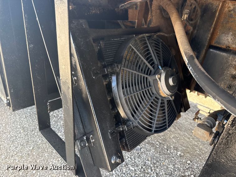 image for item EG6165 2006 Chevrolet C7500 crane truck