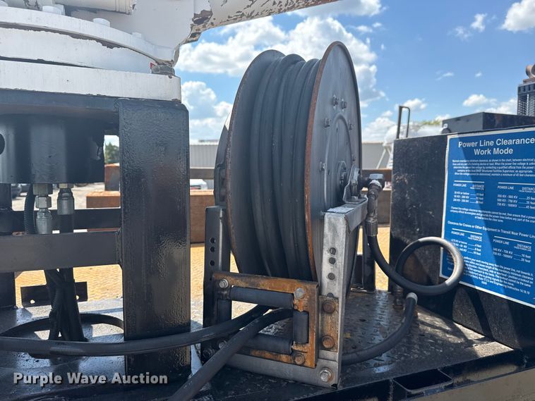 image for item EG6165 2006 Chevrolet C7500 crane truck