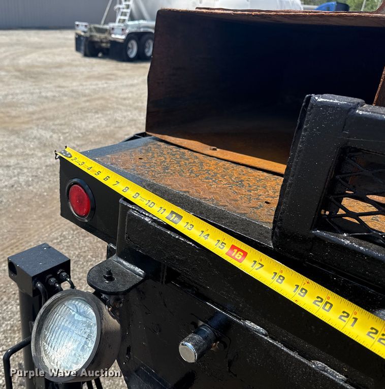 image for item EG6165 2006 Chevrolet C7500 crane truck