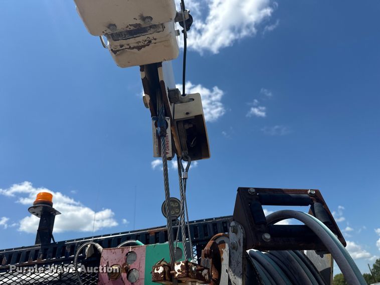 image for item EG6165 2006 Chevrolet C7500 crane truck