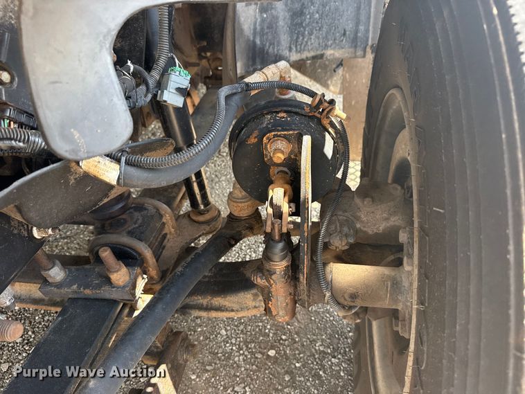 image for item EG6165 2006 Chevrolet C7500 crane truck