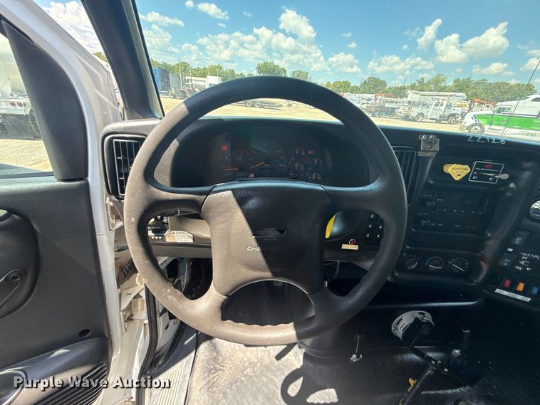 image for item EG6165 2006 Chevrolet C7500 crane truck