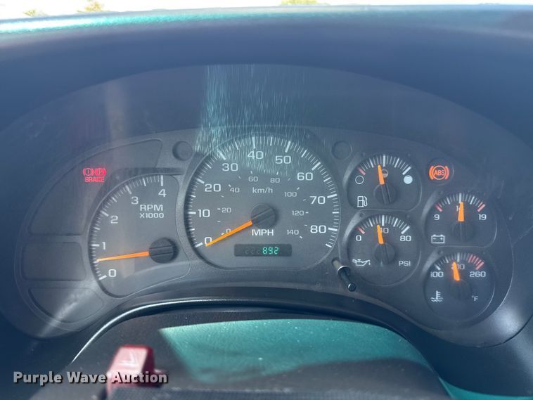 image for item EG6165 2006 Chevrolet C7500 crane truck