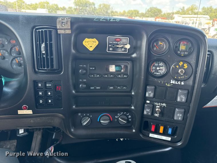 image for item EG6165 2006 Chevrolet C7500 crane truck