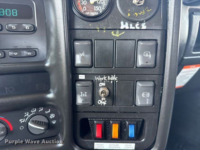 image for item EG6165 2006 Chevrolet C7500 crane truck