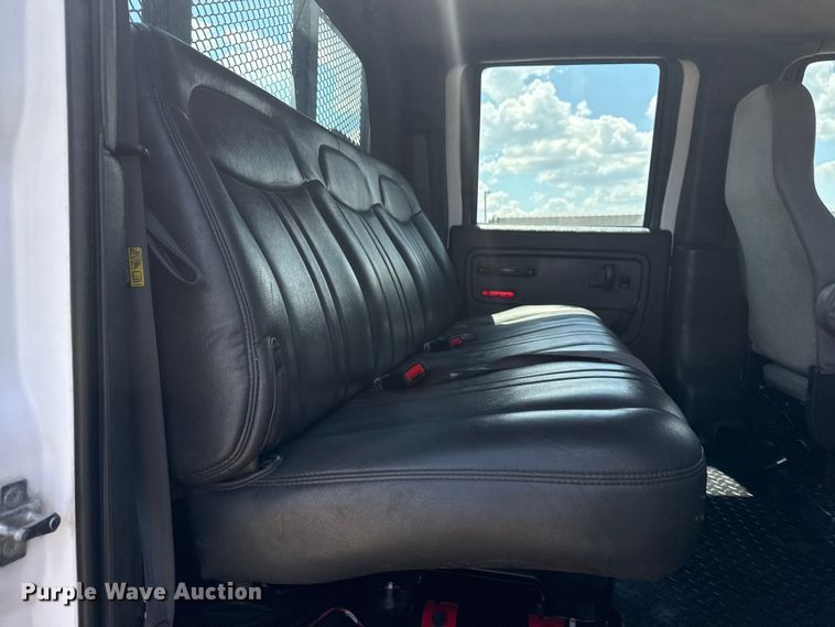 image for item EG6165 2006 Chevrolet C7500 crane truck