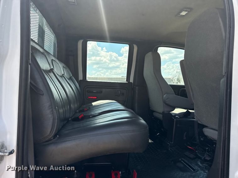 image for item EG6165 2006 Chevrolet C7500 crane truck