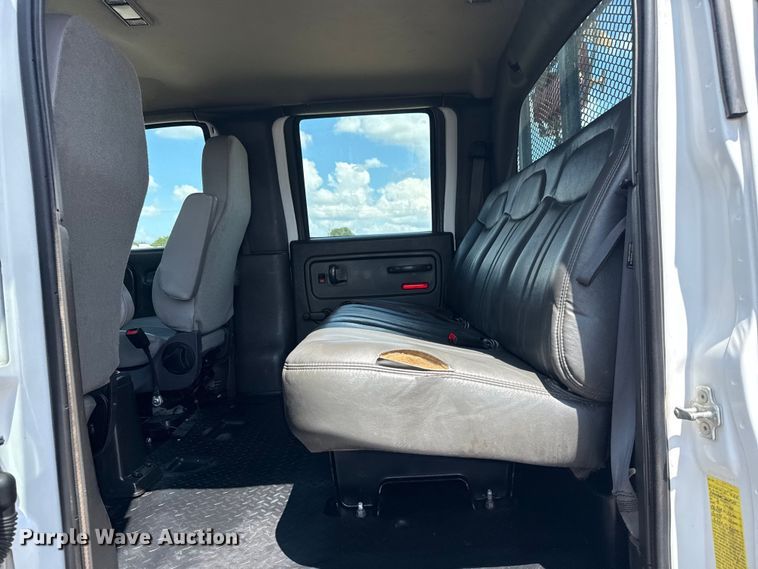 image for item EG6165 2006 Chevrolet C7500 crane truck