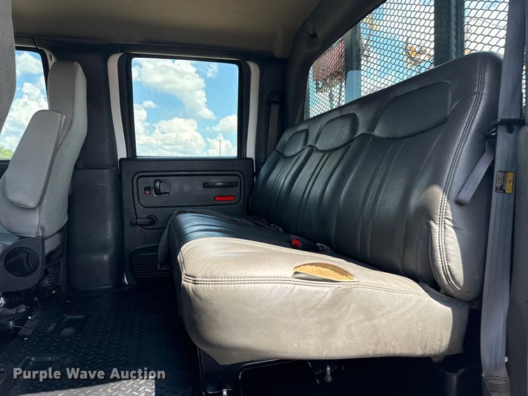 image for item EG6165 2006 Chevrolet C7500 crane truck