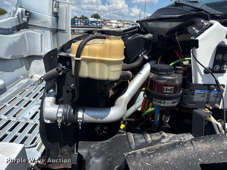 image for item EG6165 2006 Chevrolet C7500 crane truck