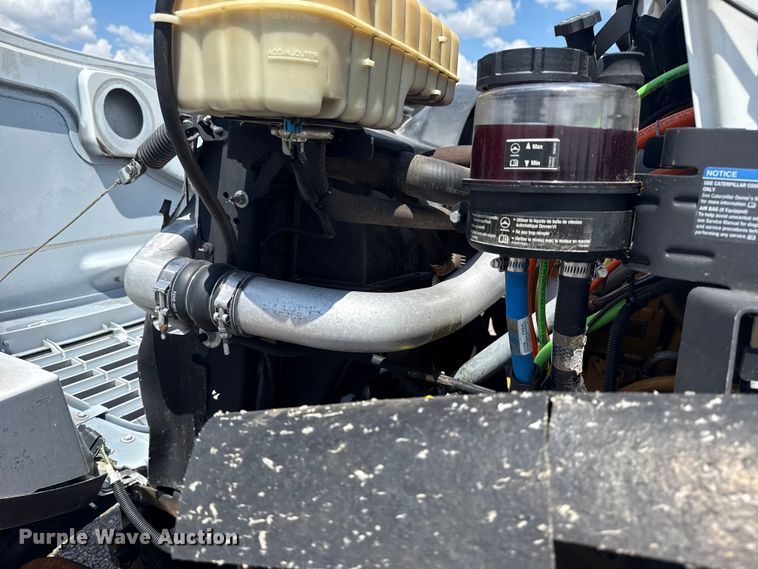 image for item EG6165 2006 Chevrolet C7500 crane truck