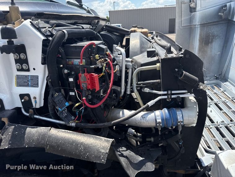 image for item EG6165 2006 Chevrolet C7500 crane truck