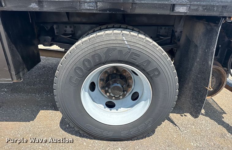 image for item EG6165 2006 Chevrolet C7500 crane truck