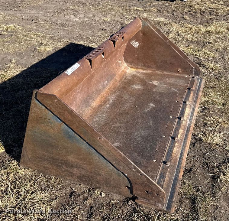 image for item EN0222 Bobcat skid steer bucket