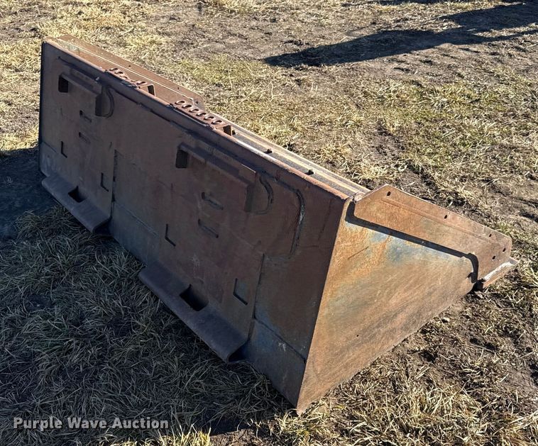 image for item EN0222 Bobcat skid steer bucket