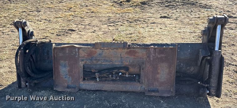 image for item EN0224 Caterpillar skid steer four-in-one bucket