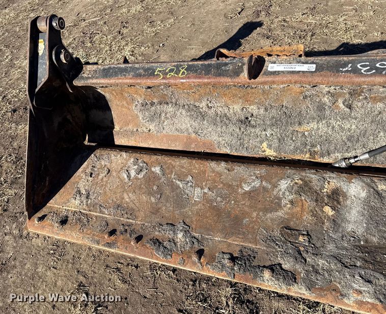 image for item EN0224 Caterpillar skid steer four-in-one bucket