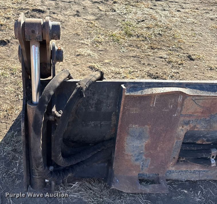 image for item EN0224 Caterpillar skid steer four-in-one bucket