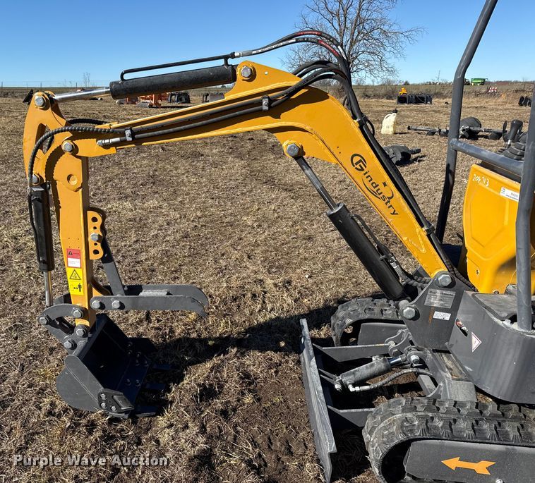 image for item EN0243 2025 CFG indrustial MX12R mini excavator