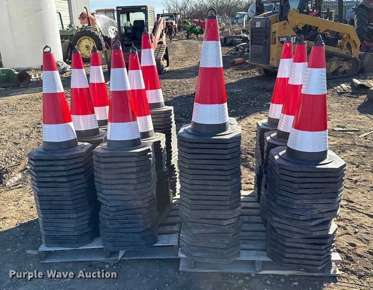 image for item EN0248 (250) traffic cones