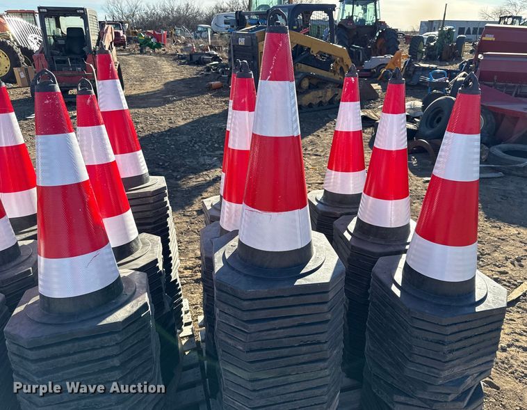 image for item EN0248 (250) traffic cones