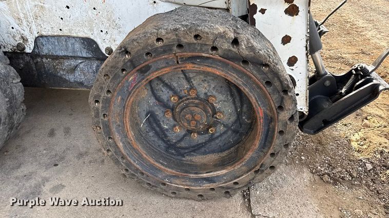 image for item EN0484 2012 Bobcat S630 skid steer loader