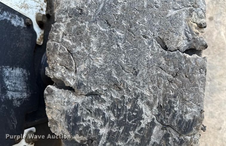 image for item EN0484 2012 Bobcat S630 skid steer loader