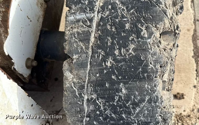 image for item EN0484 2012 Bobcat S630 skid steer loader