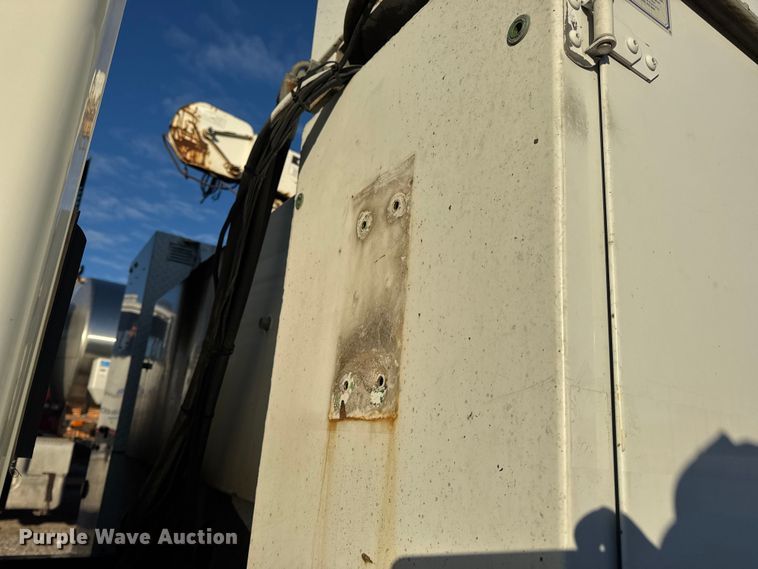 image for item EN0863 2012 International 4300M7 utility / service truck