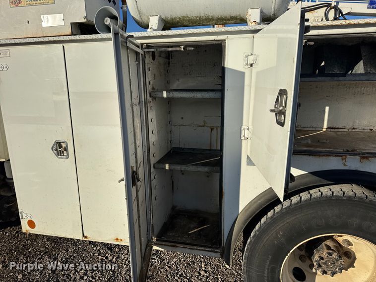 image for item EN0863 2012 International 4300M7 utility / service truck