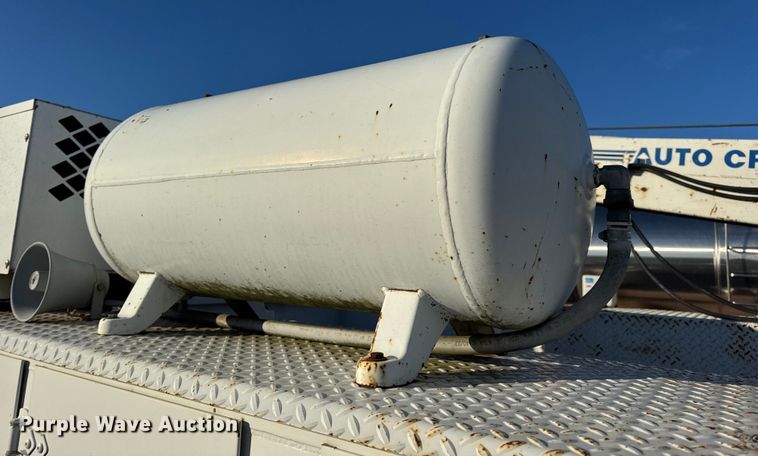 image for item EN0863 2012 International 4300M7 utility / service truck