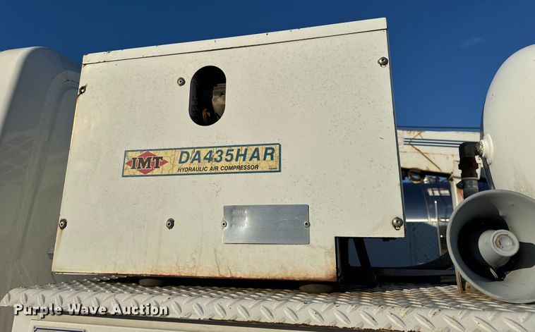 image for item EN0863 2012 International 4300M7 utility / service truck