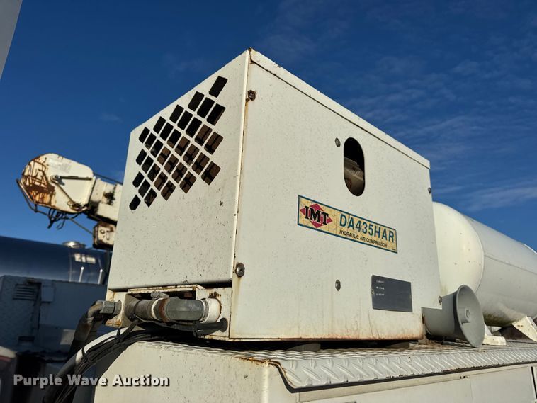 image for item EN0863 2012 International 4300M7 utility / service truck