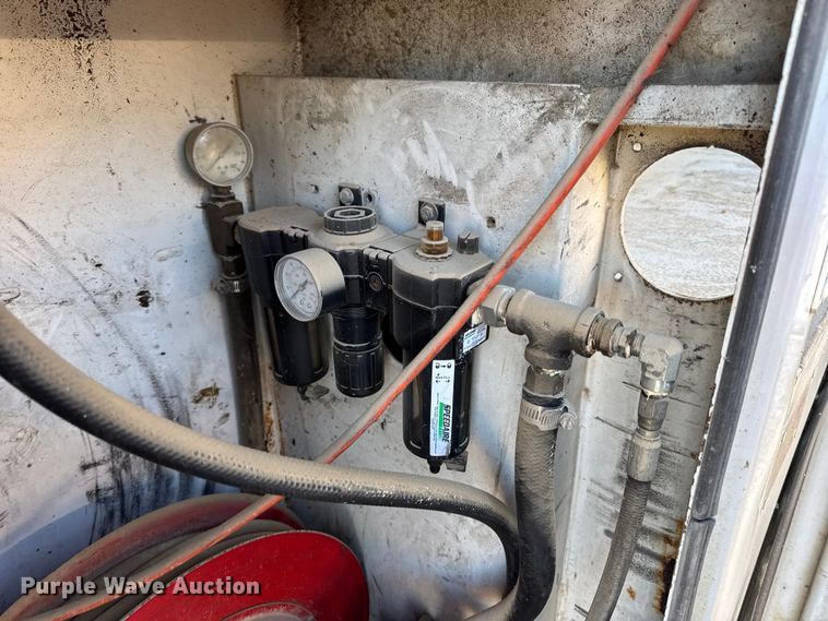 image for item EN0863 2012 International 4300M7 utility / service truck