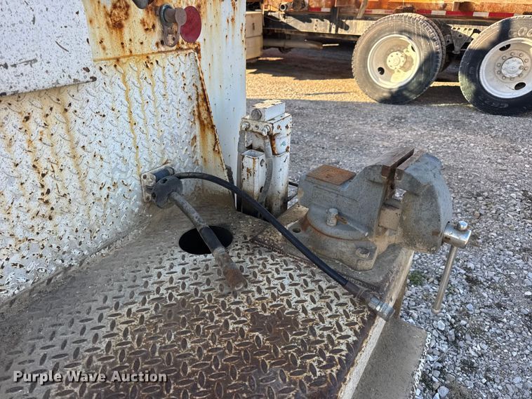 image for item EN0863 2012 International 4300M7 utility / service truck