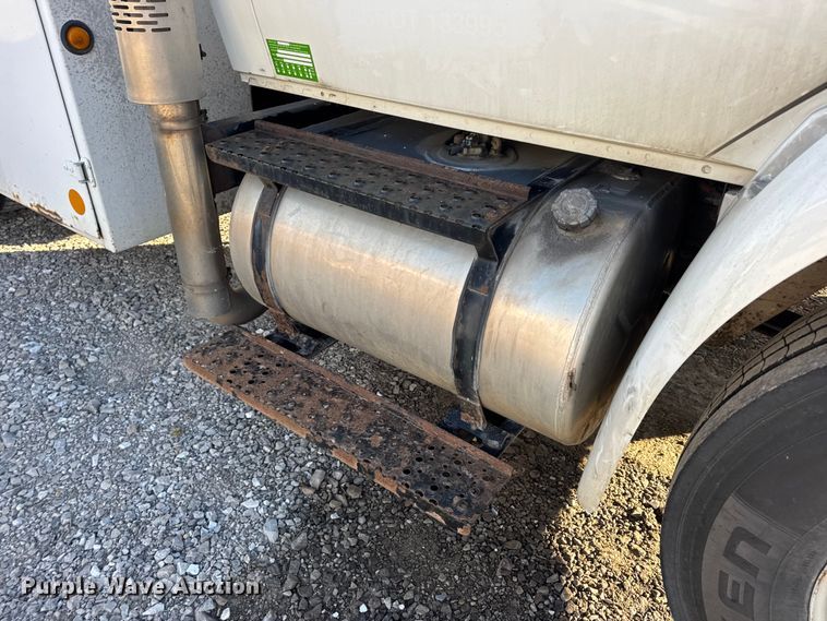 image for item EN0863 2012 International 4300M7 utility / service truck