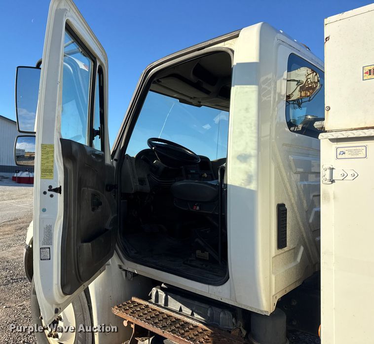 image for item EN0863 2012 International 4300M7 utility / service truck