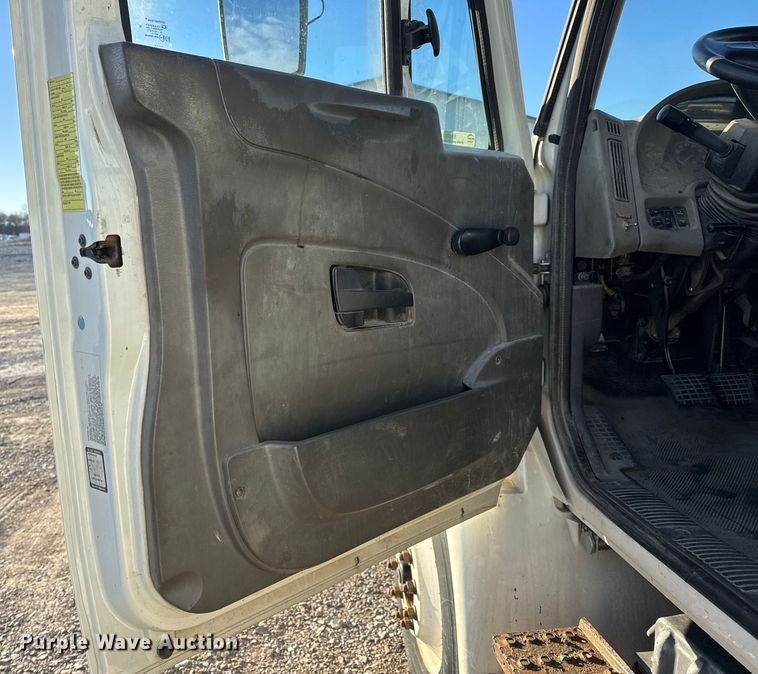 image for item EN0863 2012 International 4300M7 utility / service truck