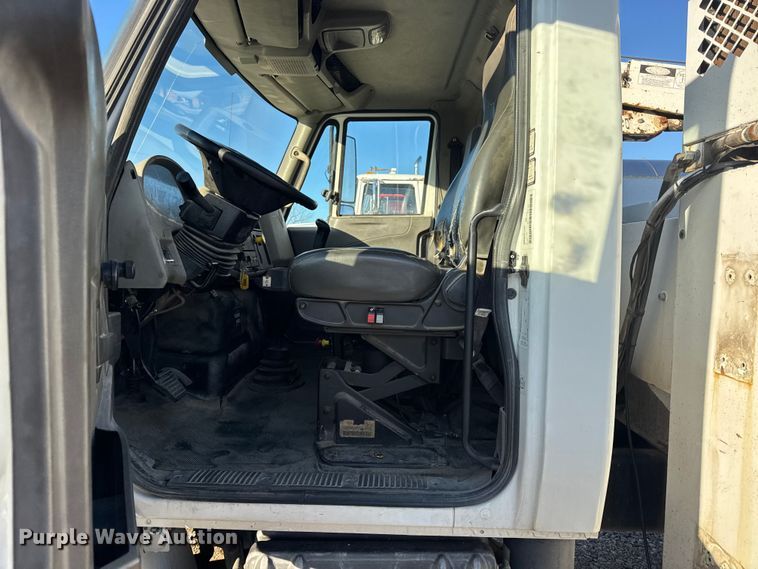 image for item EN0863 2012 International 4300M7 utility / service truck