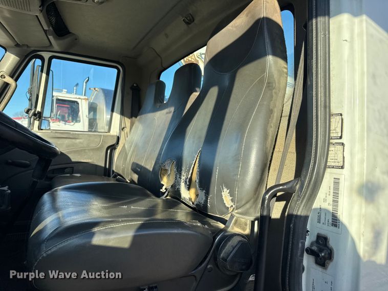 image for item EN0863 2012 International 4300M7 utility / service truck