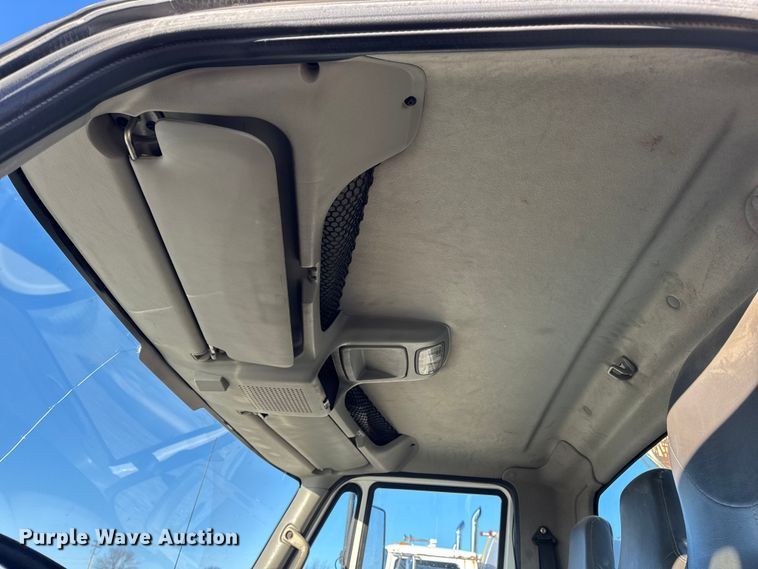 image for item EN0863 2012 International 4300M7 utility / service truck