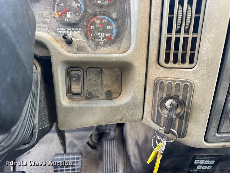 image for item EN0863 2012 International 4300M7 utility / service truck