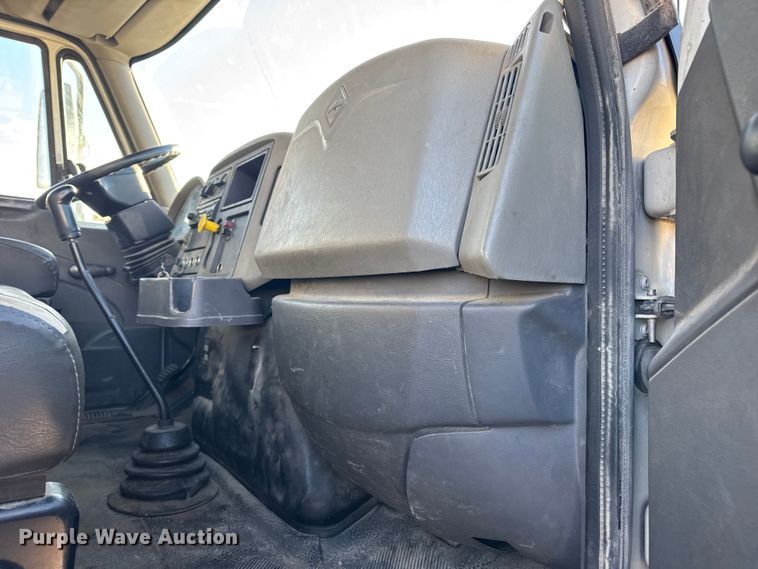 image for item EN0863 2012 International 4300M7 utility / service truck