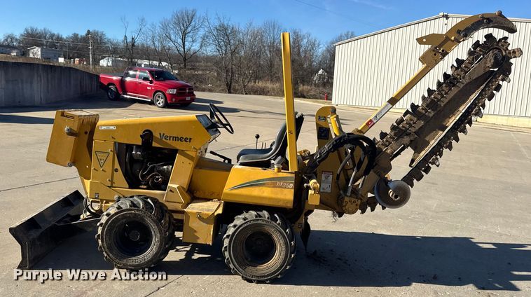 image for item EN0867 2006 Vermeer RT350 trencher