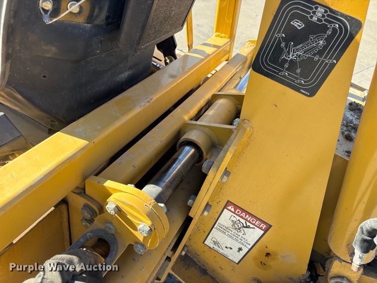 image for item EN0867 2006 Vermeer RT350 trencher